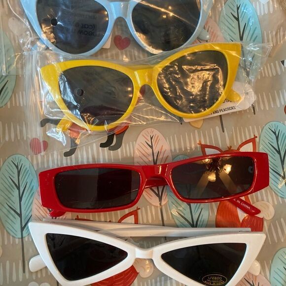 Petals and Peacocks NWT Blue Cat Eye sunglasses - Picture 6 of 6